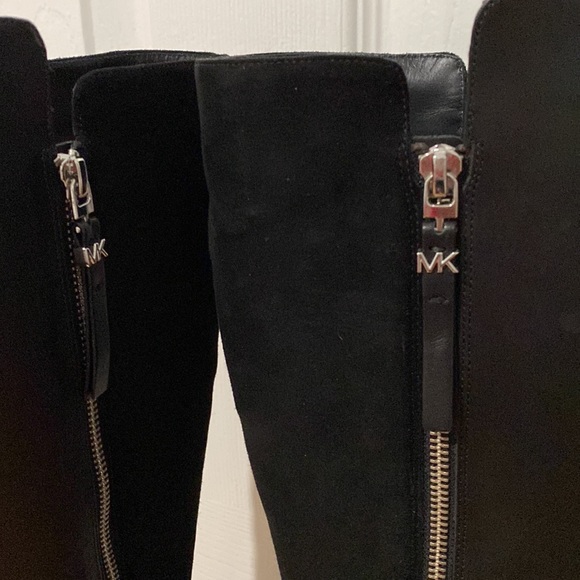 MICHAEL KORS BLACK LEATHER AND SUEDE WEDGE KNEE HIGH BOOTS - Picture 2 of 6